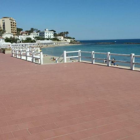 Ferienwohnung La Tana Nel Vicolo Santa Marinella Exterior foto
