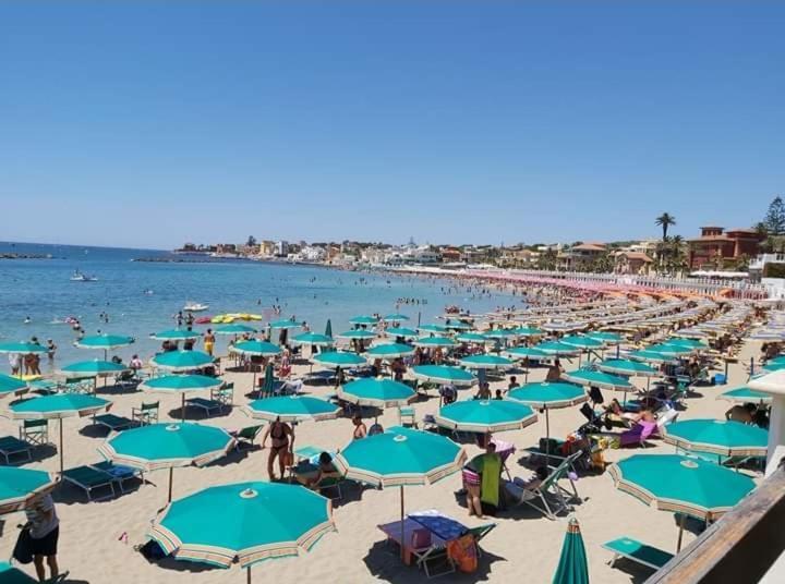 Ferienwohnung La Tana Nel Vicolo Santa Marinella Exterior foto