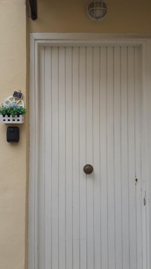 Ferienwohnung La Tana Nel Vicolo Santa Marinella Exterior foto